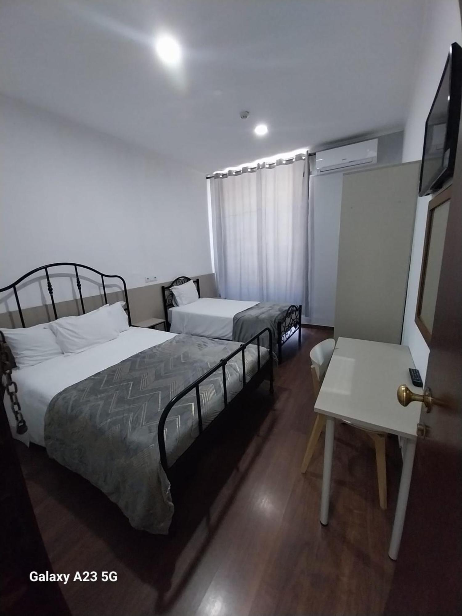 Pensao Nova Goa Otel Lisboa Dış mekan fotoğraf